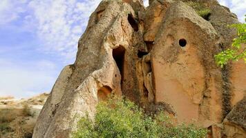 goreme nazionale parco. Là siamo roccia formazioni e Casa strutture. video