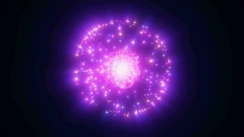 abstrait énergie la magie violet sphère Balle atome rond molécule fabriqué de embrasé brillant électrique électrons petit rond particules en volant points sur noir Contexte video