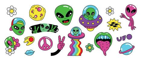 conjunto de 70s maravilloso elemento vector. colección de dibujos animados personaje, garabatear sonrisa rostro, OVNI, uap, extraterrestre, astronave, flor, arcoíris. linda retro maravilloso hippie diseño para decorativo, pegatina, niños. vector