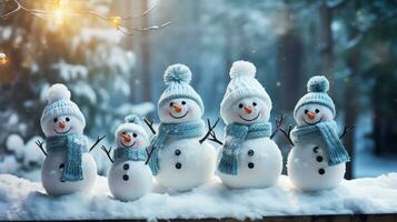 grupo de linda muñecos de nieve en un gorra y bufanda en invierno nieve escena fondo, celebracion concepto, ai generado foto