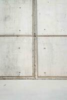 White concrete wall photo