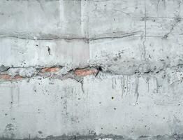 White concrete wall photo