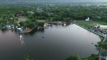 aérien vue de périntis lac, gorontalo-indonesie video