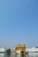 hermosa ver de dorado templo - harmandir sahib en amritsar, Punjab, India, famoso indio sij punto de referencia, dorado templo, el principal santuario de sijs en amritsar, India foto