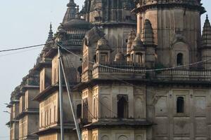 hermosa ver de orchha palacio fuerte, raja mahal y chaturhuj templo desde jahangir mahal, orcha, madhya pradesh, jahangir mahal orchha fuerte en orcha, madhya pradesh, indio arqueológico sitios foto