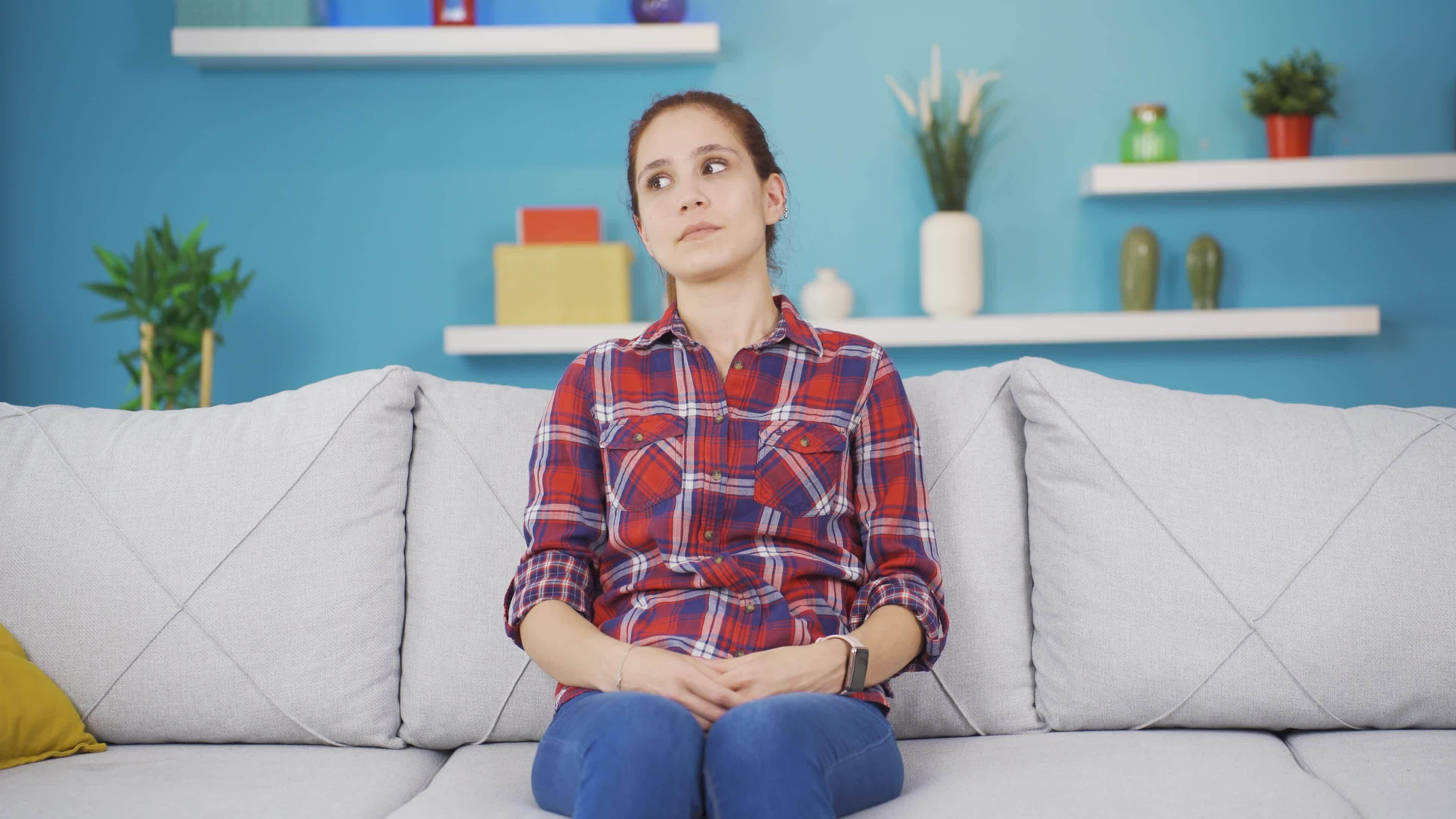 Young woman experiencing sudden movement dizziness. 33499238 Stock