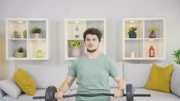 Weightlifting man doing sports. video