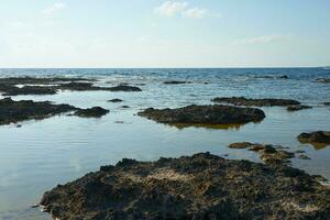 el Roca costa de el Mediterráneo mar en Chipre. foto