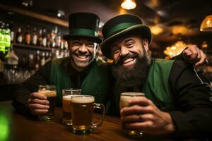 amigos con cerveza celebrando Oktoberfest en bar antecedentes. ai generado foto