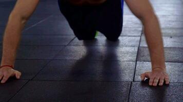 Man does push ups on the floor video