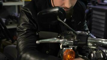 masculino motorista toallitas el tablero de motocicleta video