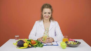 Dietitian doctor giving a message to pay attention to nutrition. video