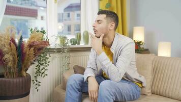 a homem com a problema do esquecimento. video