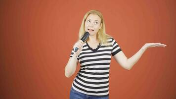 il donna è cantando. video