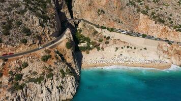 Kaputas Strand auf sonnig Tag. Antenne Sicht. Türkisch Riviera. Truthahn. Drohne fliegt seitwärts video