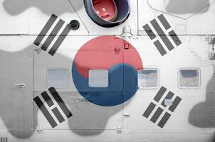 sur Corea bandera representado en lado parte de militar blindado helicóptero de cerca. Ejército efectivo aeronave conceptual antecedentes foto