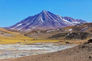 paisajes en el camino a el altiplánico lagunas en el atacama Desierto - san pedro Delaware atacama - Chile foto