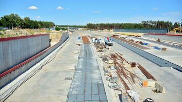 ver de el nuevo autopista debajo construcción. foto