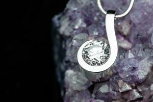 Diamond pendant necklaces photo