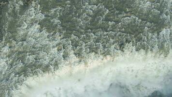 dettifoss cascata dentro verão tarde. Islândia. aéreo Careca visualizar. zangão moscas para trás video