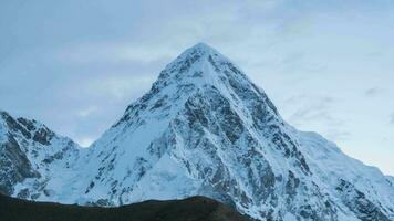 pumori montanha. himalaia Nepal espaço de tempo video