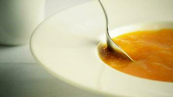 Koch dekorieren Rezept mit Mango Obst Soße video