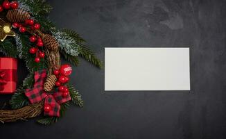 blanco sobre y Navidad guirnalda en un negro fondo, parte superior ver foto