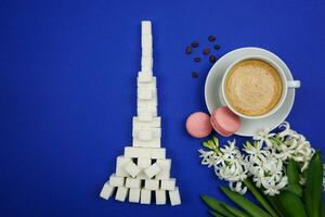 recuerdos terminado un taza de capuchino acerca de visitando París foto