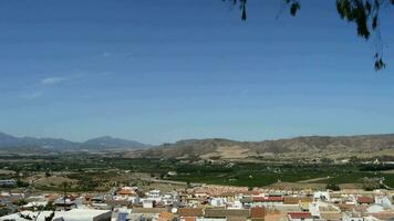 visión de conjunto de cartama, interior pueblo de Andalucía, España video