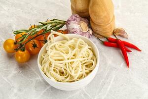 tradiciona asiático cocina - udon fideos foto