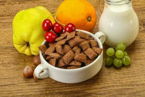 desayuno con chokolate de maíz y leche foto