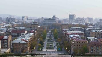 dag naar nacht timelapse van Jerevan stad. Armenië. ken brandwonden effect. video