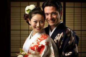 casado japonés Pareja sonriente posando juntos en tradicional ropa kimono y hakama bokeh estilo antecedentes foto