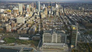 brooklyn horisont på sommar dag. ny york stad. antenn se. flygande sidled video