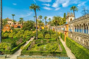 exterior y jardín de real alcázar destino en Sevilla foto