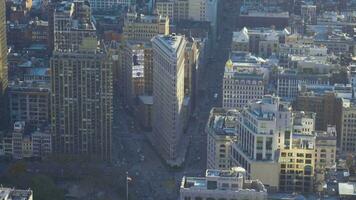 ny york stad, USA - november 21, 2018 stadsbild av manhattan med flatiron byggnad på solig dag. antenn se video