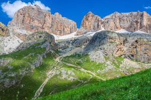 panorama de sella montaña rango desde sella aprobar, dolomitas, Italia foto