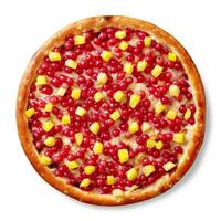 dulce Pizza con condensado leche, queso Mozzarella, rojo grosella bayas, piña aislado en blanco foto