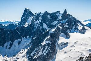 Vista de la cordillera del Mont Blanc desde Aiguille du Midi en Chamonix - Orientación horizontal foto