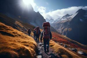 Photo low angle of hikers with backpacks walks in mountain. Group of hikers with backpacks are walking along mountain. Generative AI