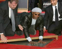 Samuel yo Jackson Samuel yo Jackson huella de la mano y huella ceremonia graumans chino teatro los ángeles, California enero 30, 2006 foto