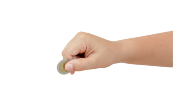 Kind oder Kind Hand halten Münze isoliert mit Ausschnitt Pfad im png Datei Format Konzept von Speichern Geld zum das Zukunft oder Geld Wachstum