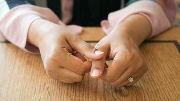 Young women hands suffering thumb pain video