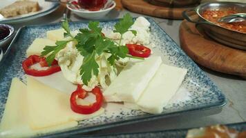 Käse Teller mit anders Arten von Käse video