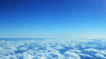 aéreo ver de nubes desde avión video