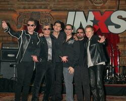 inxs con nuevo dirigir cantante jd fortuna estrella de rock inxs final cbs televisión ciudad septiembre 20 2005 foto