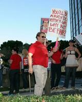 Andy Richter Screen Actors Guild Support the Writers Guild of America Strike Outside NBCUniversal Studios Lot Lankershim Blvd Los Angeles CA November 13 2007 2007 photo