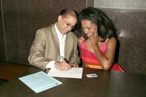 Sheryl Lee Ralph and Sen Vincent Hughes Applies for their Marriage License Beverly Hills Municipal Court House Beverly Hills CA May 12 2005 photo