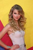 Taylor Swift arriving at  the Video Music Awards on MTV at Paramount Studios in Los Angeles CA onSeptember 7 2008 photo