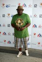 Cedric The Entertainer arriving at the National Kidney Foundation Celebrity Golf Classic at the Lakeside Lakeside Golf Club in Burbank CA onMay 4 photo